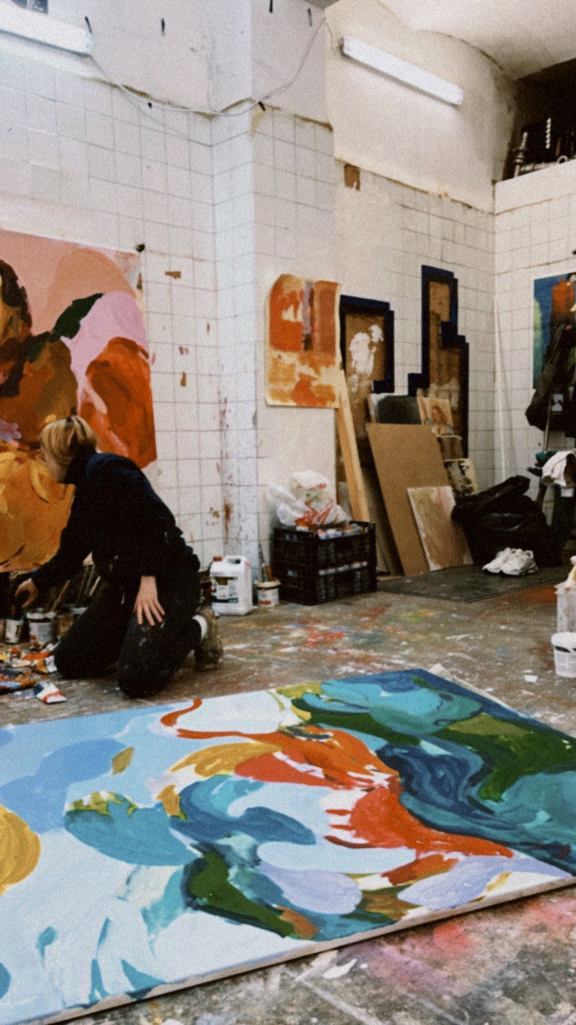 Lidia M. Pinzolas en su estudio